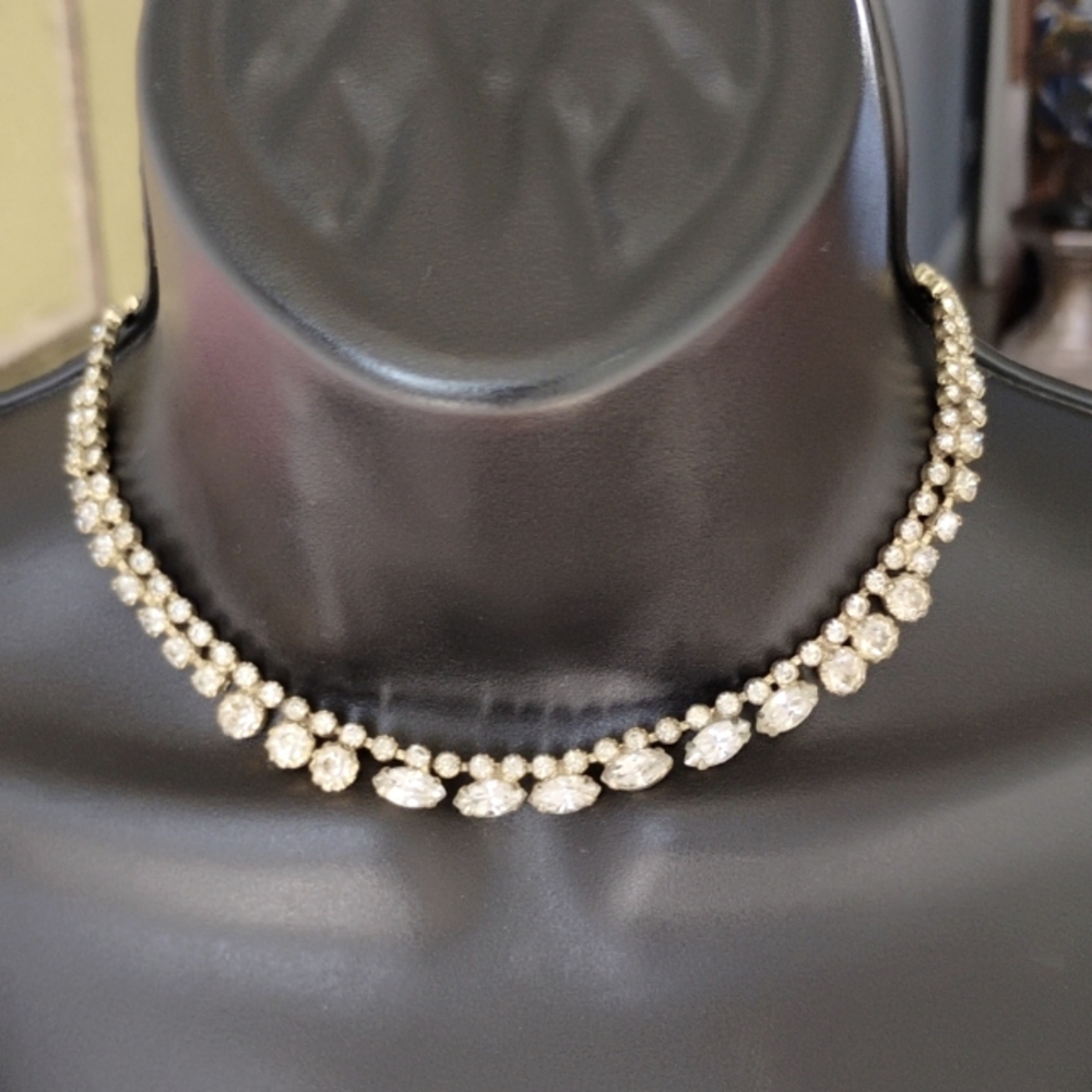 Vintage rhinestone necklace 15 inches